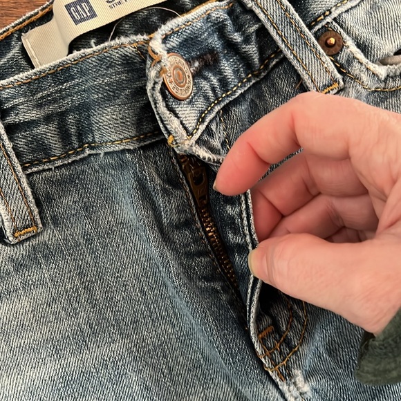 GAP Slim Fit stretch jean shorts - Picture 6 of 8